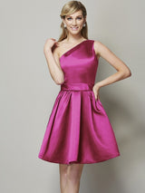 Classy Sleeveless One Shoulders Short Satin Bridesmaid Dresses-Ballbella