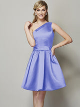 Classy Sleeveless One Shoulders Short Satin Bridesmaid Dresses-Ballbella