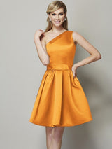 Classy Sleeveless One Shoulders Short Satin Bridesmaid Dresses-Ballbella