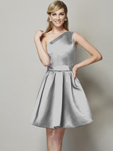 Classy Sleeveless One Shoulders Short Satin Bridesmaid Dresses-Ballbella