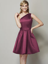 Classy Sleeveless One Shoulders Short Satin Bridesmaid Dresses-Ballbella