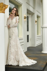 Delicate V Neck High Split Long Sleevess Lace Wedding Dress With Court Train-Ballbella