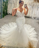 Elegant V-Neck Spaghetti Straps Sleeveless Mermaid Wedding Dress-Ballbella