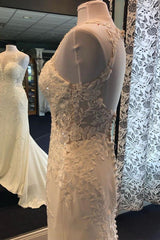 Exquisite Jewel Sleeveless Wedding Dress Sheath Tulle Lace Open Back Bridal Gown-Ballbella