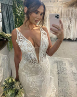 Fabulous Long Mermaid V-neck Sleeveless Lace Backless Wedding Dress-Ballbella