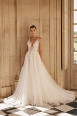 Fabulous Spaghetti-Straps Sleeveless Long Lace Wedding Dresses Online-Ballbella