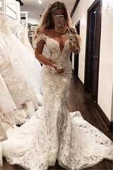 Glamorous Off the Shoulder Long Sleevess V Neck Appliques Mermaid Floor Length Wedding Dresses-Ballbella