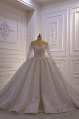 Luxurious Ball Gown Long Sleevess 3D Lace Sweetheart Long Wedding Dresses-Ballbella