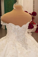 Luxurious Sparkle Beaded Ball Gown Extreme Train Wedding Dress-Ballbella