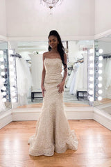 Luxurious Strapless Beadings Mermaid Wedding Dress Affordable Sleeveless Long Bridal Gown-Ballbella