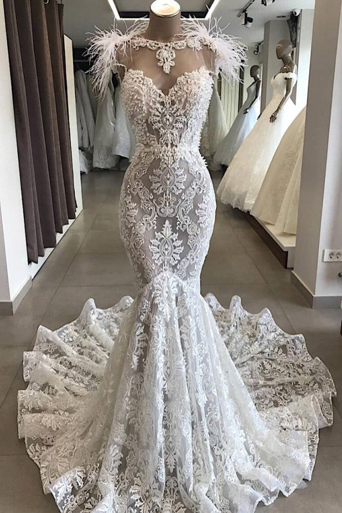 Luxurious White Hollow Sweetheart Open Back Lace Long Wedding Dress with Fur Neckline Luxurious White Hollow Sweetheart Open Back Lace Long Wedding Dress with Fur Neckline
