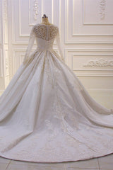 Luxurious White Long Sleevess Appliques Beadings Wedding Dress-Ballbella