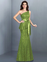 Mermaid Gorgeous One Shoulder Lace Sleeveless Long Lace Bridesmaid Dresses-Ballbella