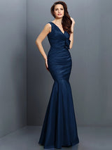 Mermaid Gorgeous V-neck Hand-Made Flower Sleeveless Long Taffeta Bridesmaid Dresses-Ballbella