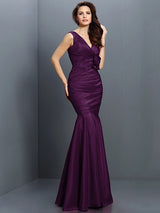 Mermaid Gorgeous V-neck Hand-Made Flower Sleeveless Long Taffeta Bridesmaid Dresses-Ballbella