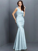 Mermaid Gorgeous V-neck Hand-Made Flower Sleeveless Long Taffeta Bridesmaid Dresses-Ballbella