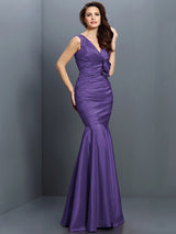 Mermaid Gorgeous V-neck Hand-Made Flower Sleeveless Long Taffeta Bridesmaid Dresses-Ballbella