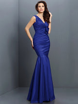 Mermaid Gorgeous V-neck Hand-Made Flower Sleeveless Long Taffeta Bridesmaid Dresses-Ballbella