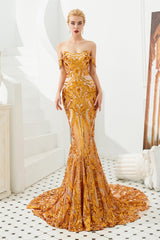 Mermaid Off-the-shoulder Sweetheart Sequined Sleeveless Backless Applique Prom Dress-Ballbella
