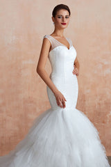 Mermaid Wedding Dress Beaded Chic V-Neck Sleeveless Bridal Gowns With Train-Ballbella