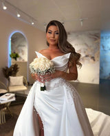 Modern Long White Wedding Dress Hight Split Sleeveless V-neck Satin Bridal Gowns-Ballbella