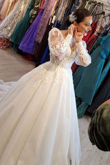 Princess Long V-Neck Long Lace Wedding Dresses Online With Long Sleevess-Ballbella