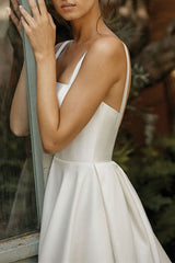 Retro Wedding Dresses Square Neck Sleeveless Satin Fabric Court Train Sash Bridal Dress-Ballbella