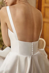 Retro Wedding Dresses Square Neck Sleeveless Satin Fabric Court Train Sash Bridal Dress-Ballbella
