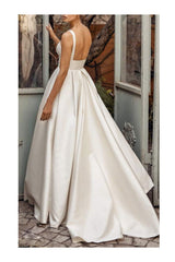 Retro Wedding Dresses Square Neck Sleeveless Satin Fabric Court Train Sash Bridal Dress-Ballbella