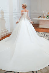 Romantic Lace Long Sleevess Princess Satin Wedding Dress-Ballbella
