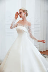 Romantic Lace Long Sleevess Princess Satin Wedding Dress-Ballbella