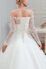 Romantic Lace Long Sleevess Princess Satin Wedding Dress-Ballbella