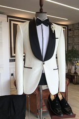 Simple White Shawl Lapel Wedding Suit For Grooms-Ballbella