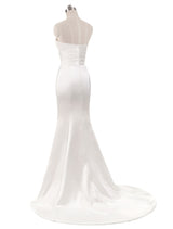 Stunning Ivory Wedding Dresses Strapless Mermaid Evening Dresses V Neck Sleeveless Split Beach Bridal Gown With Court Train-Ballbella