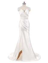 Stunning Ivory Wedding Dresses Strapless Mermaid Evening Dresses V Neck Sleeveless Split Beach Bridal Gown With Court Train-Ballbella