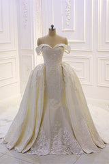Sweetheart Lace Appliques Off the Shoulder Detachable Train Wedding Dress-Ballbella