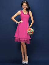 V-Neck Elegant Lace Sleeveless Short Bridesmaid Dresses-Ballbella