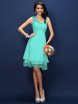 V-Neck Elegant Lace Sleeveless Short Bridesmaid Dresses-Ballbella