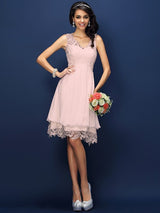 V-Neck Elegant Lace Sleeveless Short Bridesmaid Dresses-Ballbella