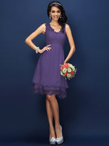 V-Neck Elegant Lace Sleeveless Short Bridesmaid Dresses-Ballbella