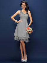 V-Neck Elegant Lace Sleeveless Short Bridesmaid Dresses-Ballbella