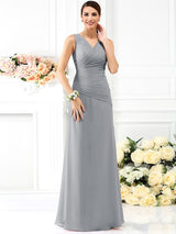 V-Neck Elegant Pleats Sleeveless Long Chiffon Bridesmaid Dresses-Ballbella