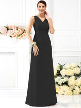 V-Neck Elegant Pleats Sleeveless Long Chiffon Bridesmaid Dresses-Ballbella