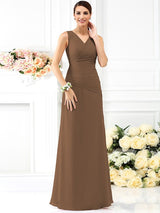 V-Neck Elegant Pleats Sleeveless Long Chiffon Bridesmaid Dresses-Ballbella