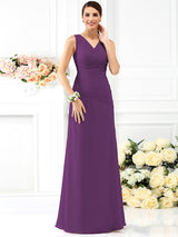 V-Neck Elegant Pleats Sleeveless Long Chiffon Bridesmaid Dresses-Ballbella