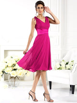 V-Neck Elegant Sleeveless Short Chiffon Bridesmaid Dresses-Ballbella
