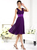 V-Neck Elegant Sleeveless Short Chiffon Bridesmaid Dresses-Ballbella