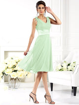 V-Neck Elegant Sleeveless Short Chiffon Bridesmaid Dresses-Ballbella
