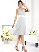 V-Neck Elegant Sleeveless Short Chiffon Bridesmaid Dresses-Ballbella