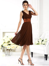 V-Neck Elegant Sleeveless Short Chiffon Bridesmaid Dresses-Ballbella